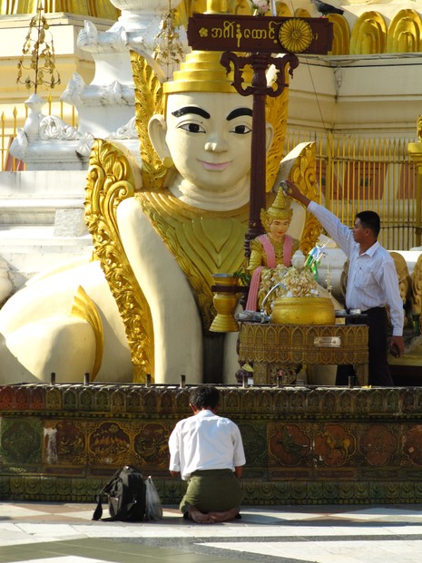 Shwedagon Pagode Planetenpfosten