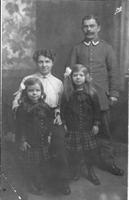 Ein Familienfoto von 1915