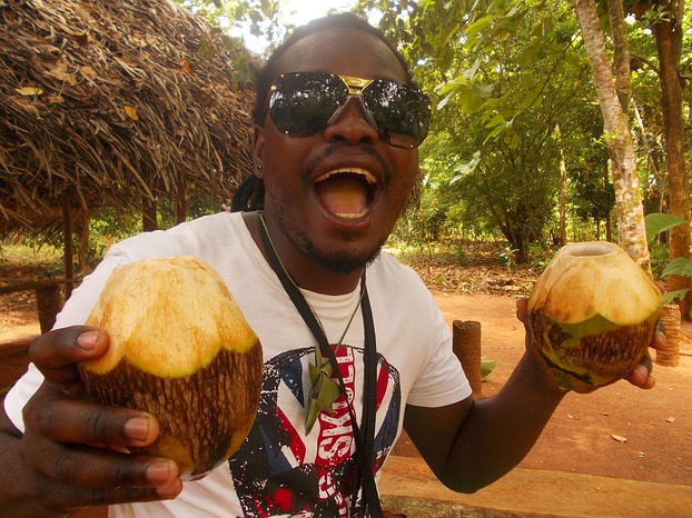Mein Mann mit 2 Kokosnüssen
