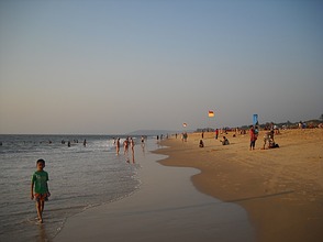 Der lange Strand von Cancolim, Goa
