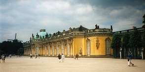 Potsdamer Schloss Sanssouci im ...