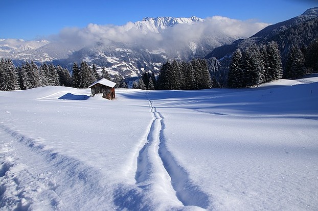 Schnee in den Alpen in Montafon - ...