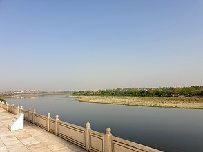 Taj Mahal - am Fluss Yamuna