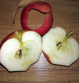 geteilte Äpfel Apfelhälten Apfelschale 