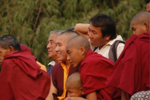 Nepal Trekking, Mönche als Zuschauer