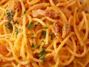 Spaghetti in Käse-Sahne-Sauce