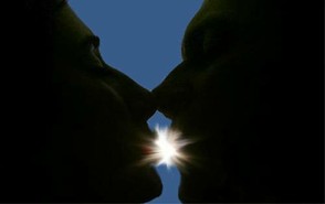 Ein heißer Kuss hat sexuelle Sprengkraft