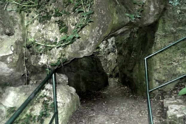 Höhle1