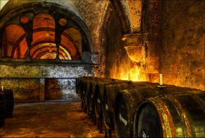 Weinlagerung im Kloster