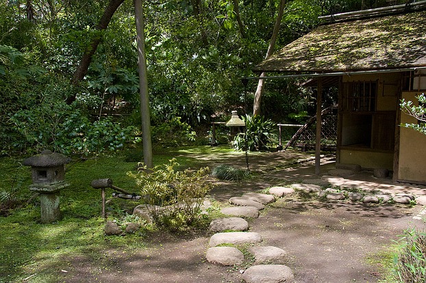 Japanischer Garten mit Teehaus