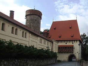 Bechyne-Tor und Turm Kotnov
