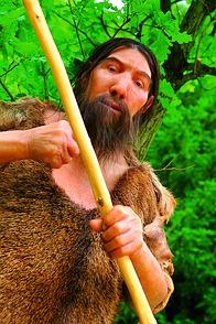schnitzender Neandertaler
