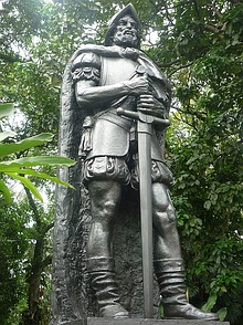 Statue eines spanischen Eroberers