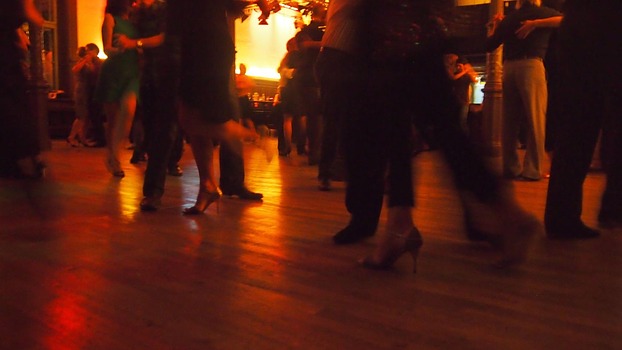 Tango tanzen auf der Milonga im ...