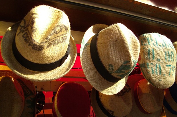 Hut oder Mütze aus Kaffeesäcken von ...