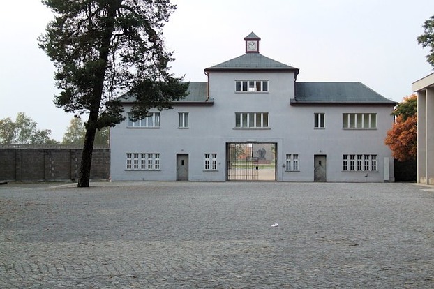 Torgebäude des KZ Sachsenhausen
