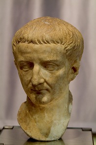 Augustus adoptierte seinen Stief- ...