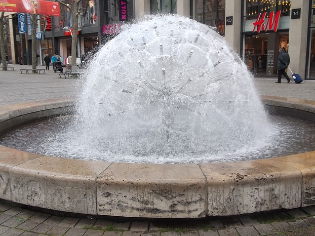 Springbrunnen in der Königsstraße ...