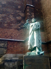 Luther Denkmal vor der Marktkirche ...