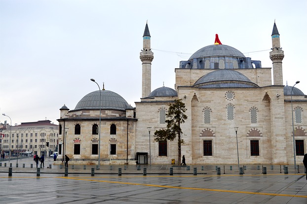 Konya - Moschee bei Regen