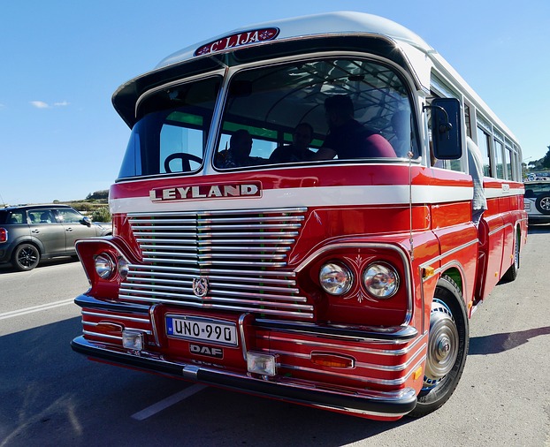 Vintage Bus von Mario Lia