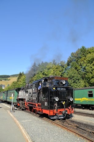 Zug im Bahnhof Oberwiesenthal
