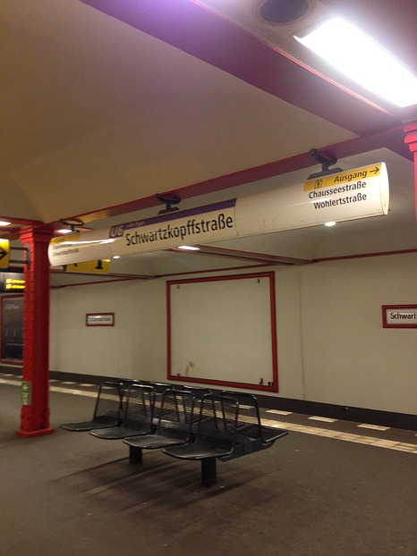 Berliner U-Bahnlinie 6 Station ...