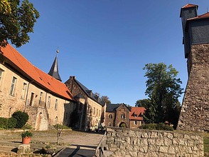 blauer Himmel überm Kloster Ilsenburg