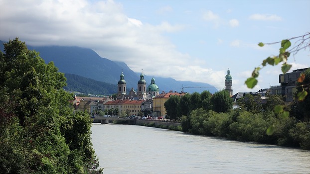 Blick auf Innsbrucker Dom und Stadtturm