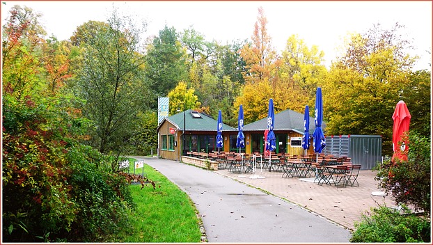 Cafe mit Biergarten im Naturpark ...