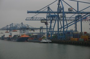 Schiff, Portalkran, Container