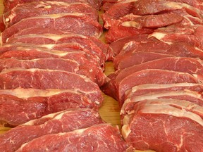 Ein gutes Stück Fleisch ist wichtig für dsa perfekte Steak