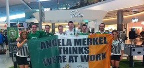 Irische Fußballfans auf dem Weg nach Polen