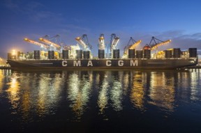 CMA CGM Marco Polo im Hamburger Hafen