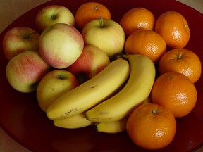 Bananen und Äpfel