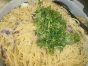 Mozzarella-Pilz-Soße mit Spaghetti