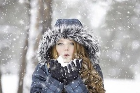 Frau im Schnee